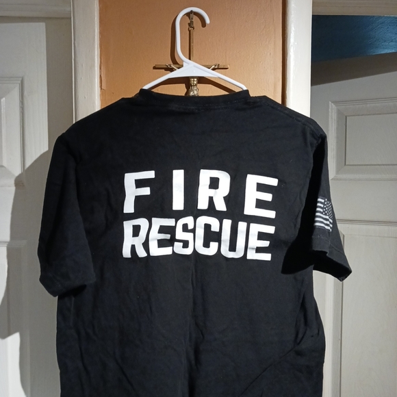 Annarbor Men's Fire Rescue Graphic Short Sleeve Casual T-Shirt. Size L - Picture 7 of 9